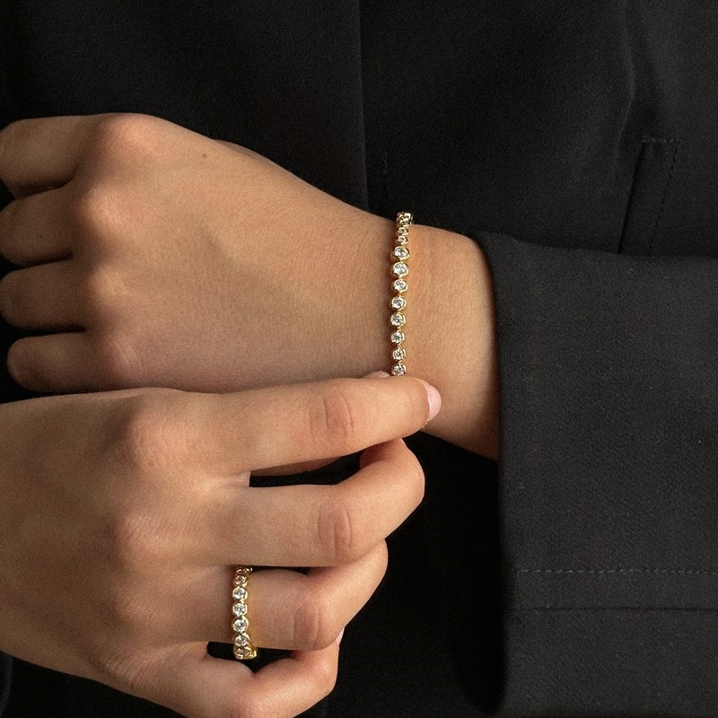 Elva Crystal ringen fra Pico Copenhagen på model